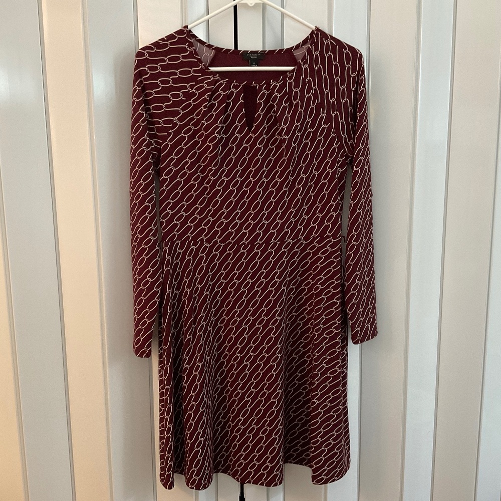 Ann Taylor Factory Maroon Wine-Colored Dress with Chain Pattern